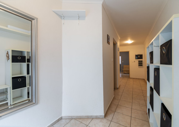 Na predaj 3-izbový byt s terasou, predzáhradkou a parkovacím miestom v obci Lipovec