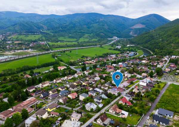 Na predaj 3-izbový byt s terasou, predzáhradkou a parkovacím miestom v obci Lipovec