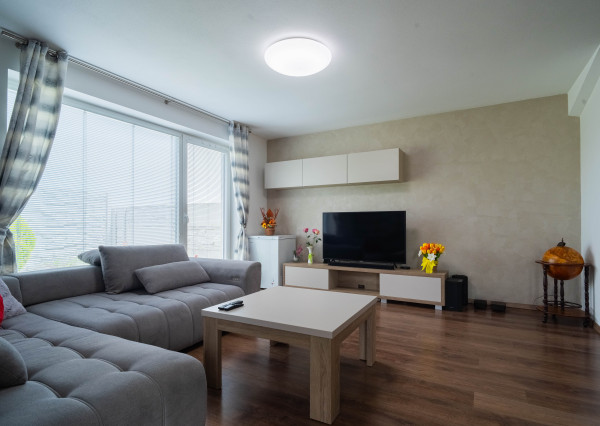 REZERVOVANÉ:Na predaj rodinný dom s terasou v Dunajskej Lužnej