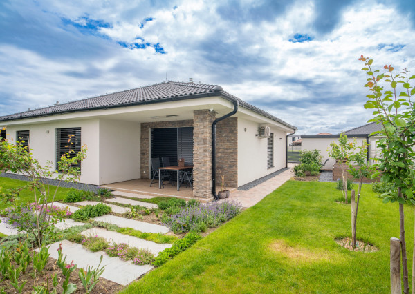 Na prenájom nový, vkusne zariadený 4-izbový rodinný dom v Alžbetinom Dvore