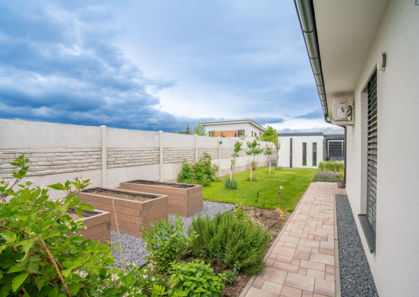 Na prenájom nový, vkusne zariadený 4-izbový rodinný dom v Alžbetinom Dvore