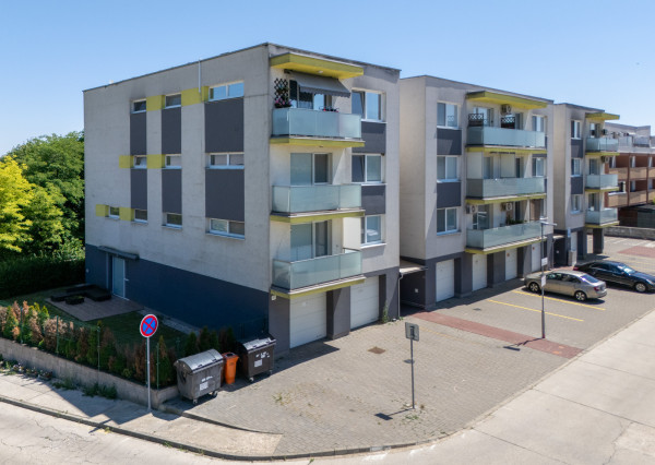 REZERVOVANÉ: Na predaj priestranný 3-izbový byt na Slávičej ulici v Senci