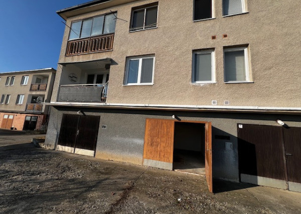 REZERVOVANÉ: Na predaj 3izb byt s garážou a záhradou v Novom M. nad Váhom