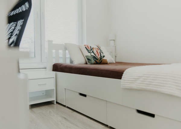 REZERVOVANÉ: Na predaj kompletne zariadený 2-izbový byt v Trenčíne