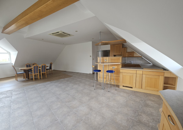 Na prenájom  3-izbový byt v Malackách na ulici Radlinského