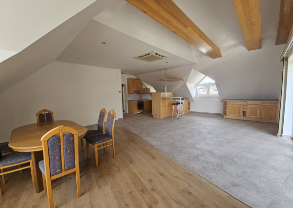 Na prenájom  3-izbový byt v Malackách na ulici Radlinského