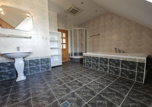 Na prenájom  3-izbový byt v Malackách na ulici Radlinského