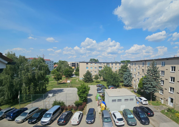 Na prenájom  3-izbový byt v Malackách na ulici Radlinského