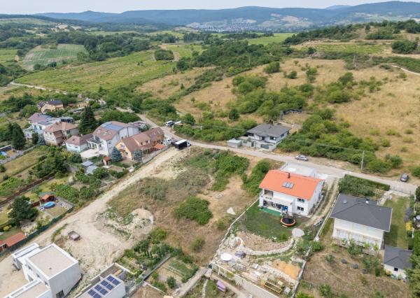 Na predaj pozemok vo viniciach v Pezinku - Grinava