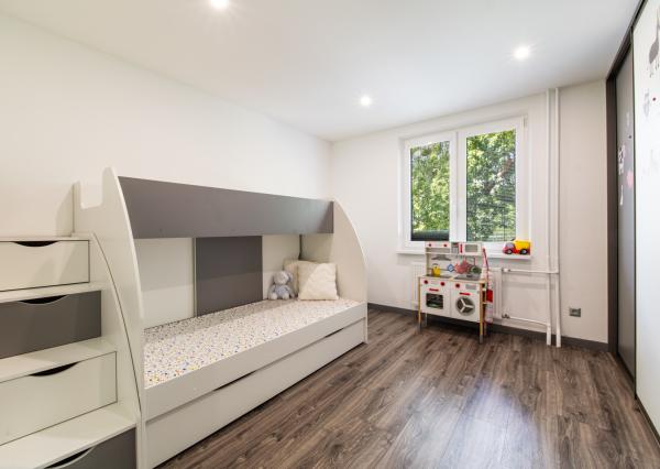 REZERVOVANÉ: Na predaj priestranný 3-izbový byt v Bratislave - Ružinov