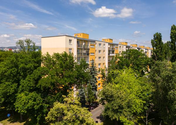 REZERVOVANÉ: Na predaj priestranný 3-izbový byt v Bratislave - Ružinov