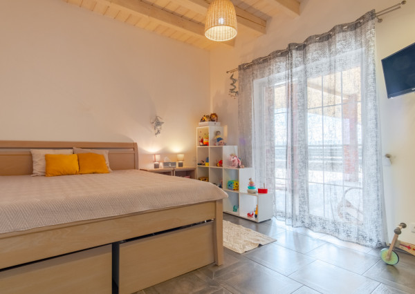 Na predaj exkluzívny rodinný dom s dvoj-garážou v podtatranskej obci Veľký Slavkov