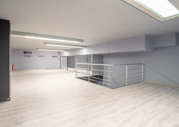 Na prenájom veľkorysý obchodný priestor s mezanínom na Zámockej ulici pod Bratislavským hradom