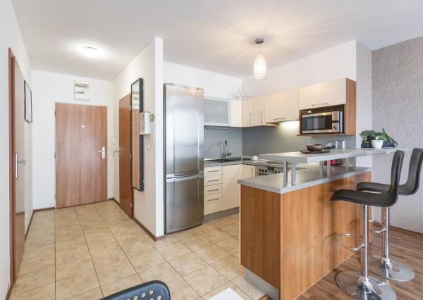 Na prenájom zariadený 2-izbový byt v Podunajských Biskupiciach