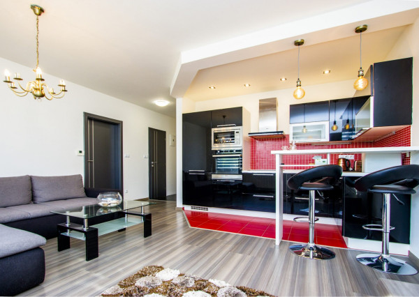 Na prenájom 2-izbový byt s veľkým slnečným balkónom v Hviezdoslavove