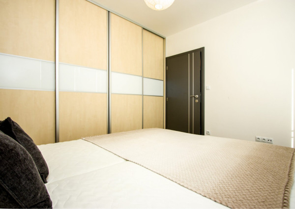 Na prenájom 2-izbový byt s veľkým slnečným balkónom v Hviezdoslavove