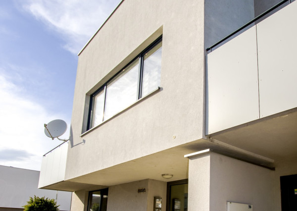 Na prenájom 2-izbový byt s veľkým slnečným balkónom v Hviezdoslavove