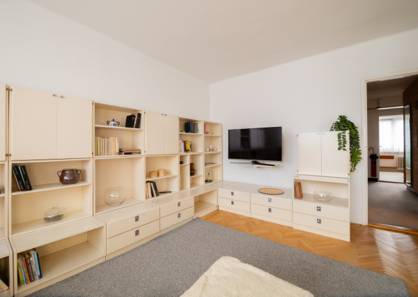 Na predaj štýlový 3-izbový byt v centre Starej Turej