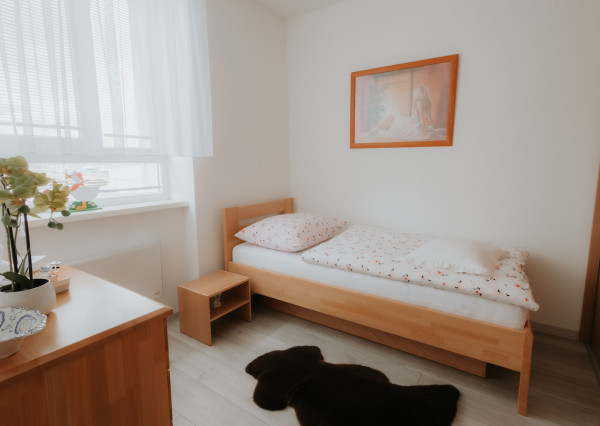 Na predaj kompletne zrekonštruovaný 2-izbový byt v Kotešovej