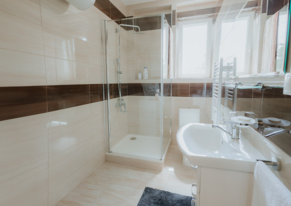 Na predaj kompletne zrekonštruovaný 2-izbový byt v Kotešovej