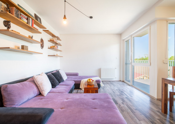 REZERVOVANÉ: Na predaj 3-izbový byt s parkovacím státím v Rajke