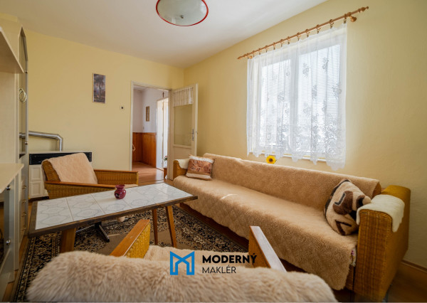 REZERVOVANÉ: Na predaj kompletne zariadený rodinný dom v obci Omšenie