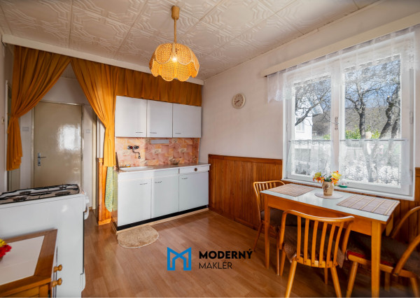 REZERVOVANÉ: Na predaj kompletne zariadený rodinný dom v obci Omšenie