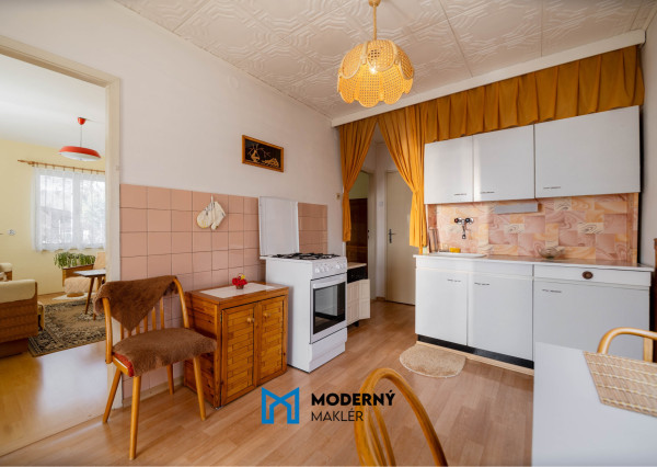 REZERVOVANÉ: Na predaj kompletne zariadený rodinný dom v obci Omšenie