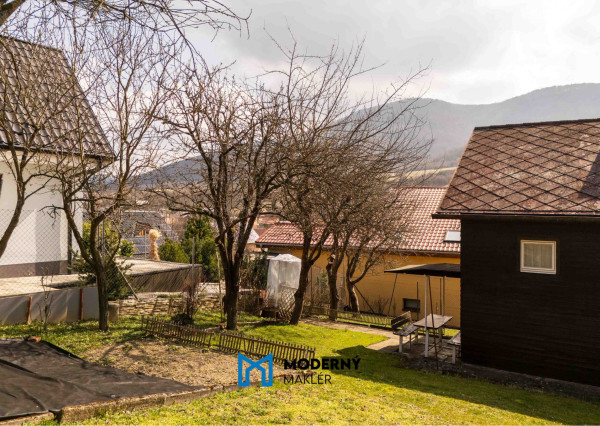 REZERVOVANÉ: Na predaj kompletne zariadený rodinný dom v obci Omšenie