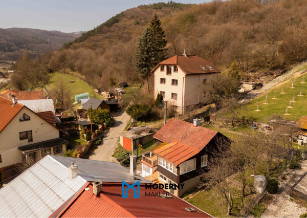 REZERVOVANÉ: Na predaj kompletne zariadený rodinný dom v obci Omšenie