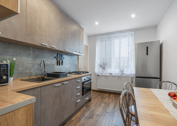 Na predaj kompletne zariadený 3,5-izbový byt v Dolnej Strede