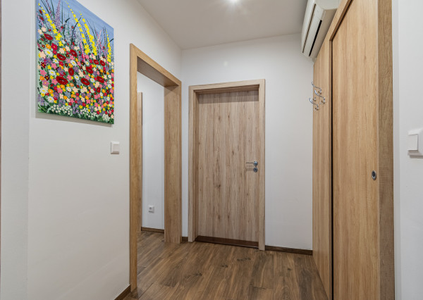 Na predaj kompletne zariadený 3,5-izbový byt v Dolnej Strede