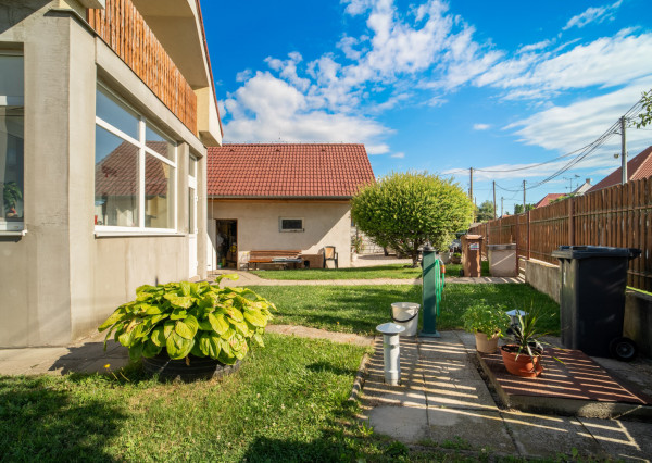 Na predaj rodinný dom s garážou v tichej časti Serede