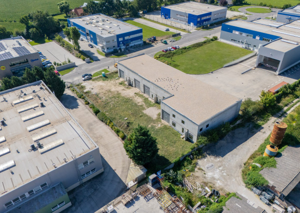 Na predaj novostavba haly s výbornou dostupnosťou v priemyselnej časti Šamorína určená na výrobu a skladovanie