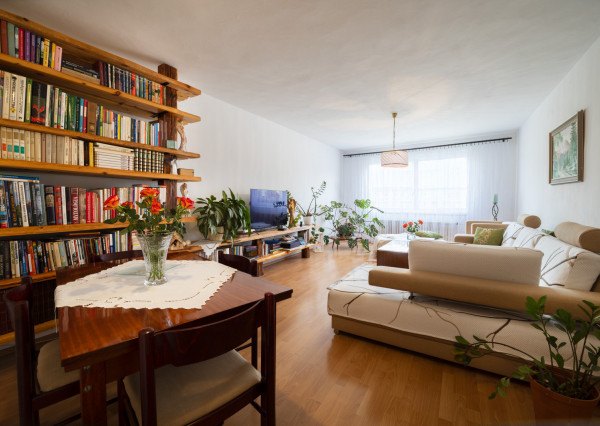 REZERVOVANÉ: Na predaj priestranný dom s veľkým pozemkom v Pobedime