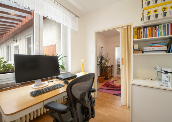 REZERVOVANÉ: Na predaj priestranný dom s veľkým pozemkom v Pobedime