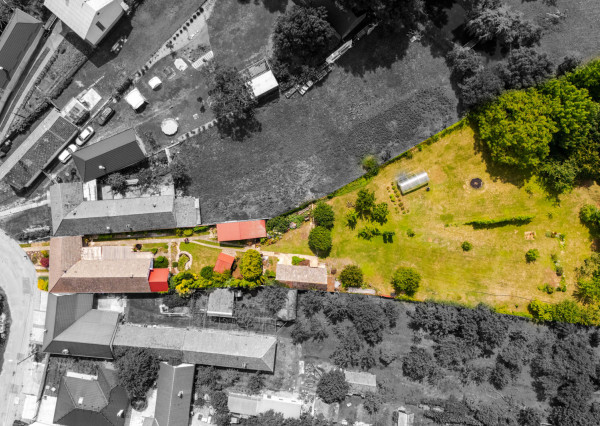 REZERVOVANÉ: Na predaj priestranný dom s veľkým pozemkom v Pobedime