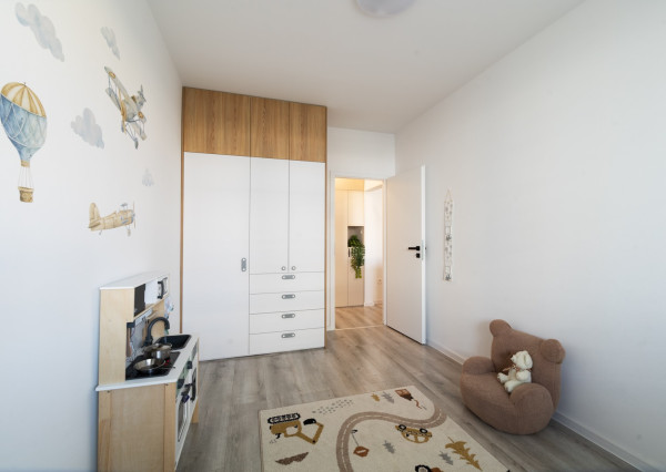 REZERVOVANÉ - Na predaj zariadený 4-izbový byt v Dúbravke