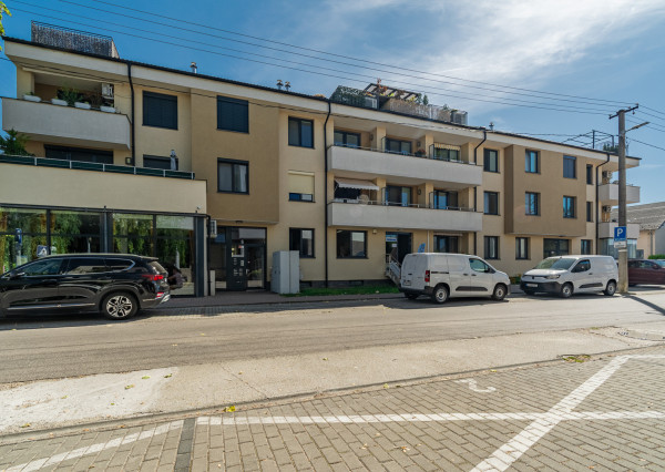 Na prenájom kompletne zariadený 4-izbový podkrovný byt v Ivanke pri Dunaji