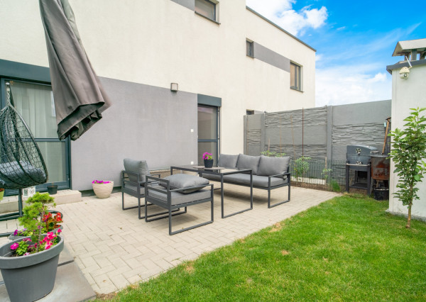 REZERVOVANÉ - Na predaj 5-izbový rodinný dom v Rovinke