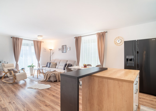 REZERVOVANÉ - Na predaj 5-izbový rodinný dom v Rovinke