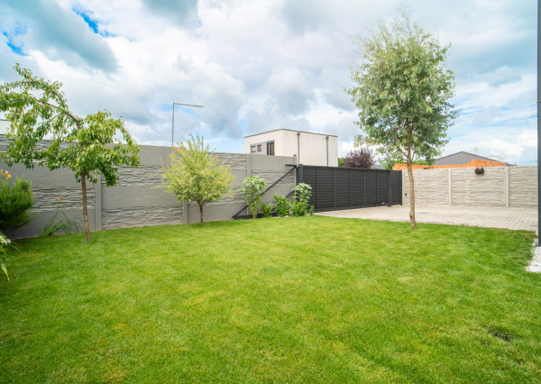 REZERVOVANÉ - Na predaj 5-izbový rodinný dom v Rovinke