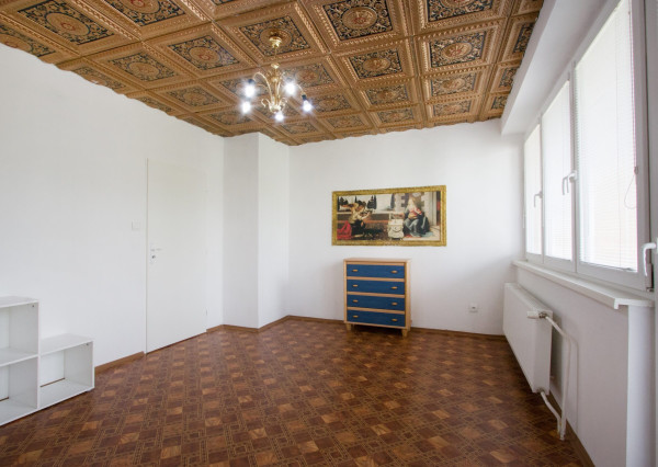 Na predaj dvojdom s rozľahlým pozemkom v centre obce Zlaté Klasy