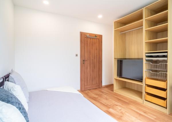 Na predaj priestranný 3-izbový byt s veľkou loggiou v Rači