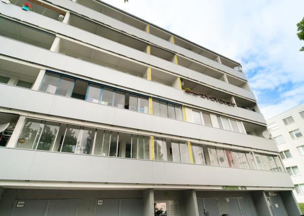 Na predaj priestranný 3-izbový byt s veľkou loggiou v Rači