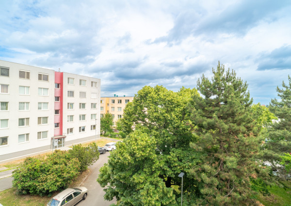 Na predaj priestranný 3-izbový byt s veľkou loggiou v Rači