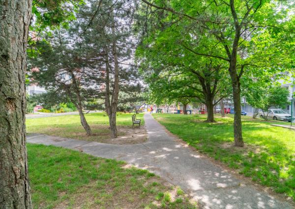 Na predaj priestranný 3-izbový byt s veľkou loggiou v Rači