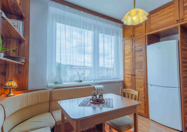 REZERVOVANÝ: Na predaj priestranný 2-izbový byt v Starej Ľubovni