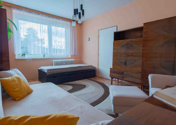 REZERVOVANÝ: Na predaj priestranný 2-izbový byt v Starej Ľubovni