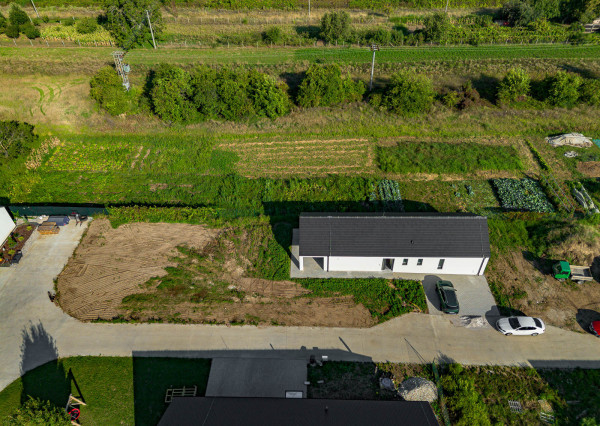 Na predaj moderný 4-izbový rodinný dom v Šoporni